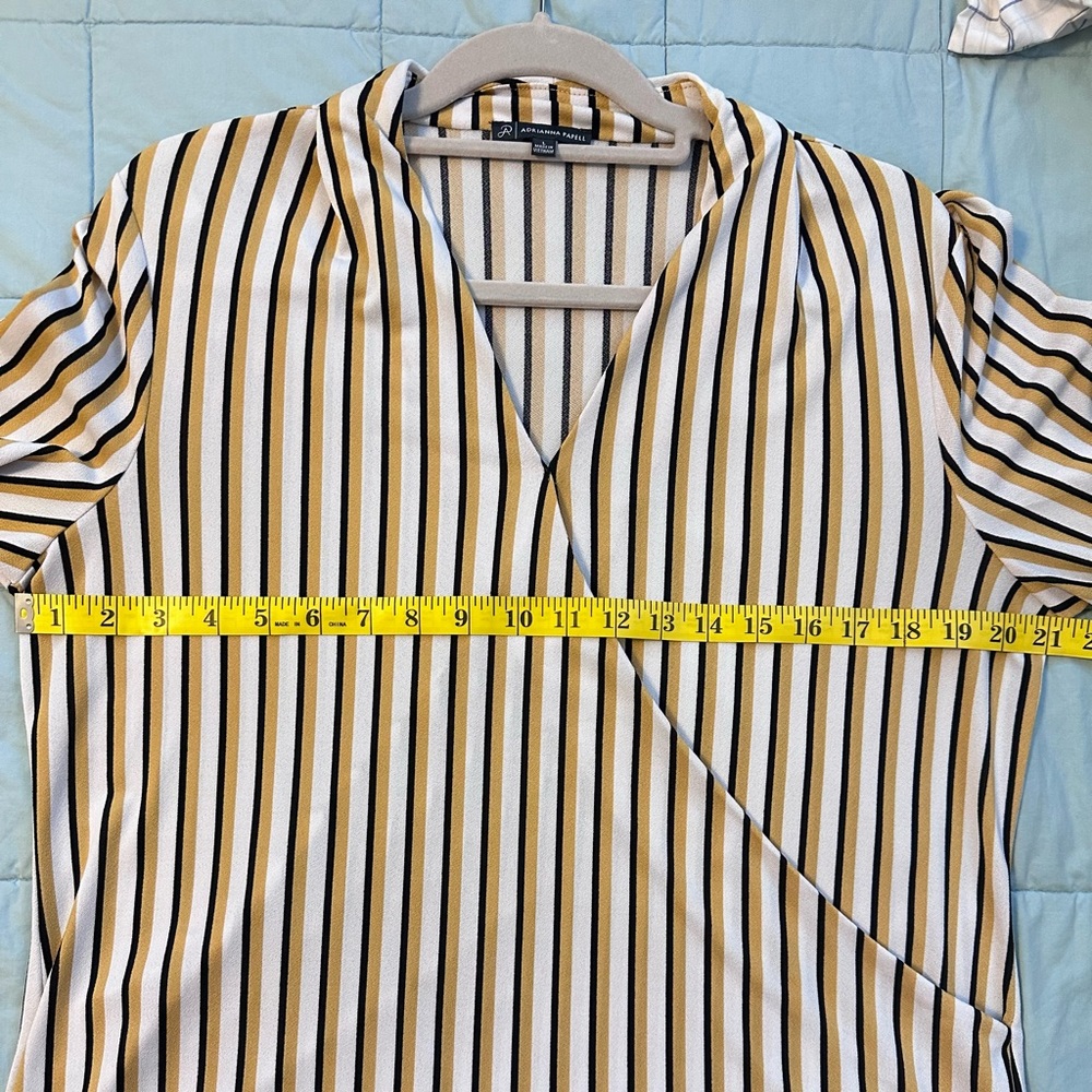 Adrianna Papell long sleeve crossbody blouse size L